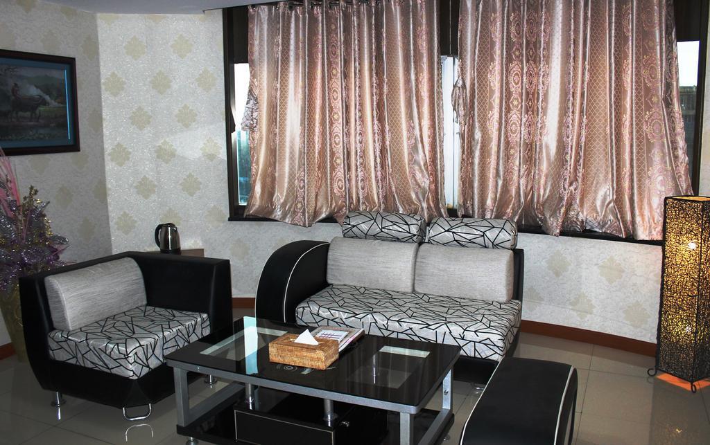 Hotel Kan Kaw Yangon Ngoại thất bức ảnh