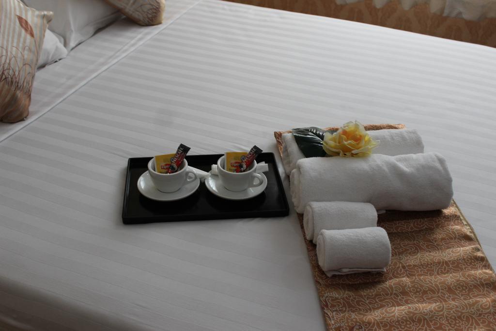 Hotel Kan Kaw Yangon Ngoại thất bức ảnh