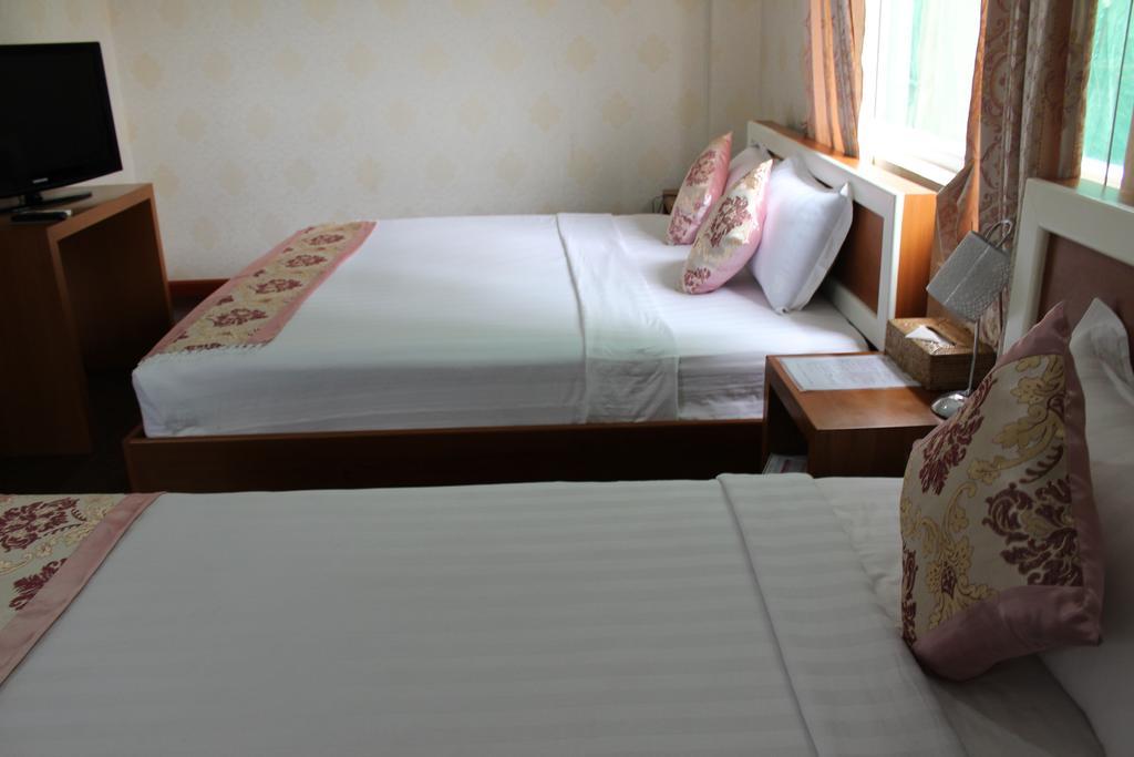 Hotel Kan Kaw Yangon Ngoại thất bức ảnh