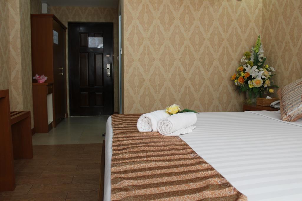 Hotel Kan Kaw Yangon Ngoại thất bức ảnh