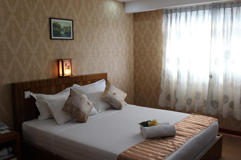 Hotel Kan Kaw Yangon Ngoại thất bức ảnh